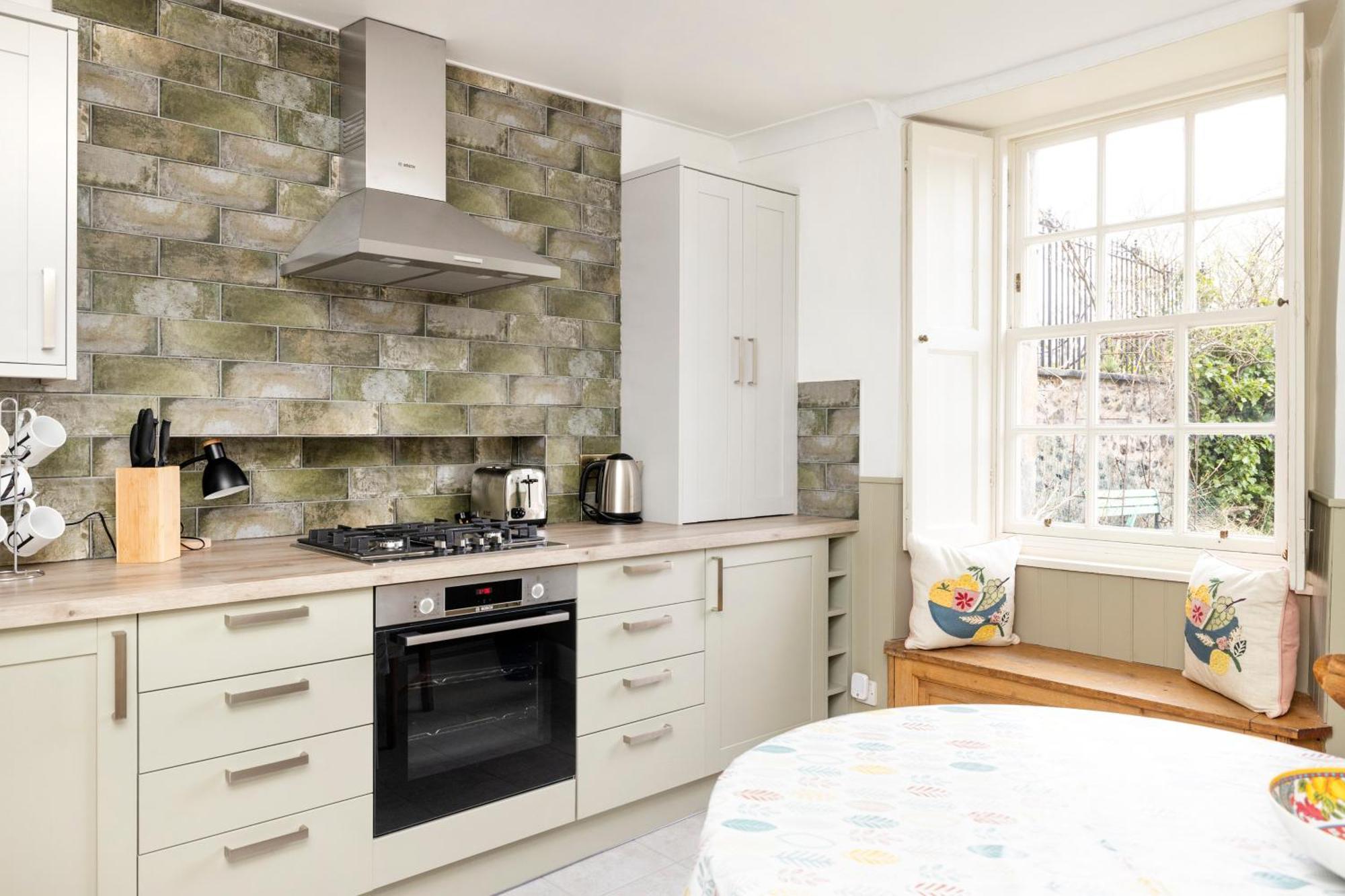 Joivy Beautiful Apartment, Private Garden, Calton Hill Эдинбург Экстерьер фото